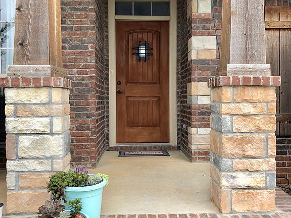 3rd image of 524 Meadowlark Dr