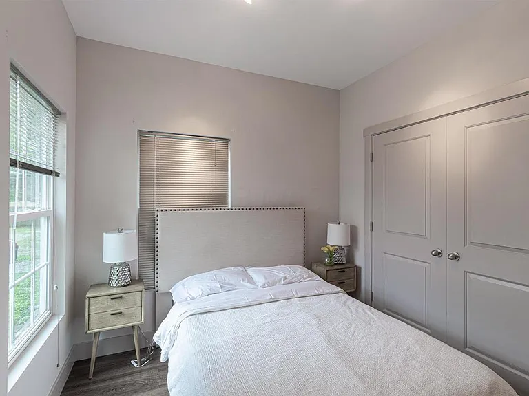 2416 Indianola Ave — Photo 13