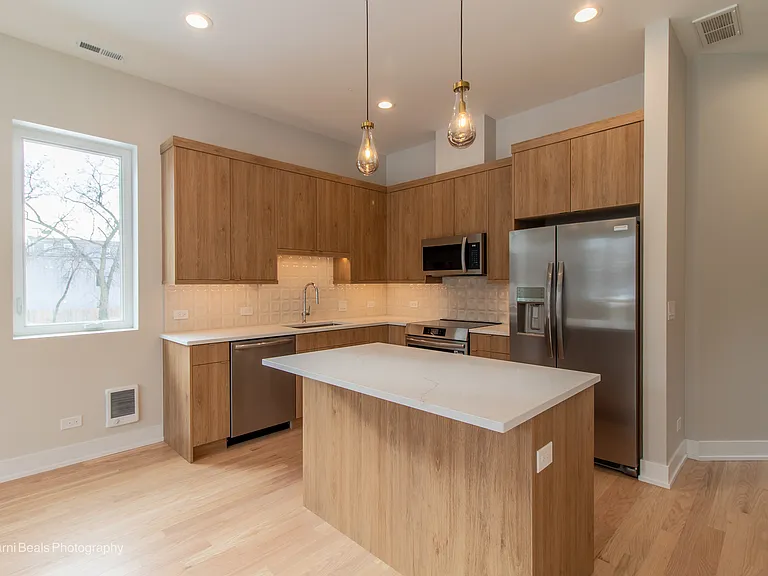 6749 S Langley Ave #B — Photo 20