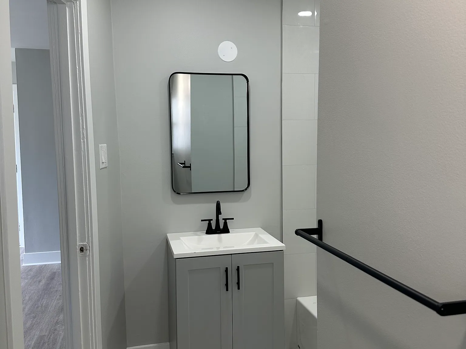 1 bed, 600 sqft, $985 — Photo 3
