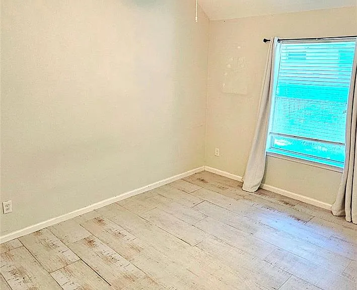 140 S Winterport Cir — Photo 32