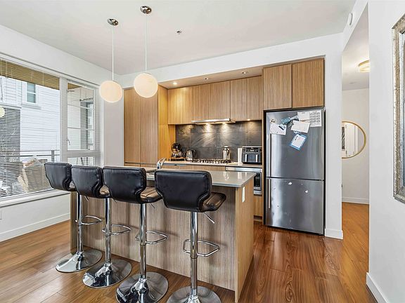5th image of 516 Foster Ave #316