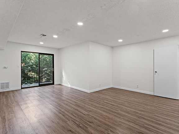 4th image of 1635 West Blvd APT 2