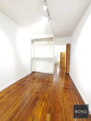 Rented by Bond New York | media 8