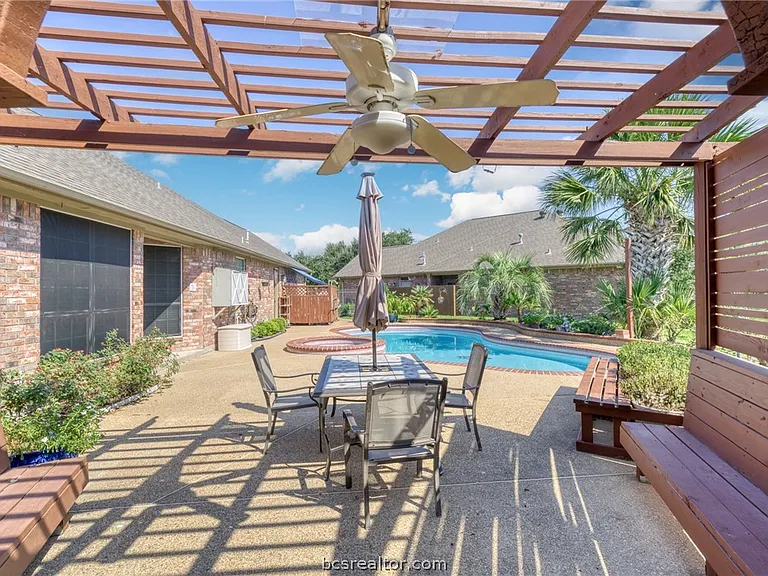 602 Clovis Ct — Photo 33