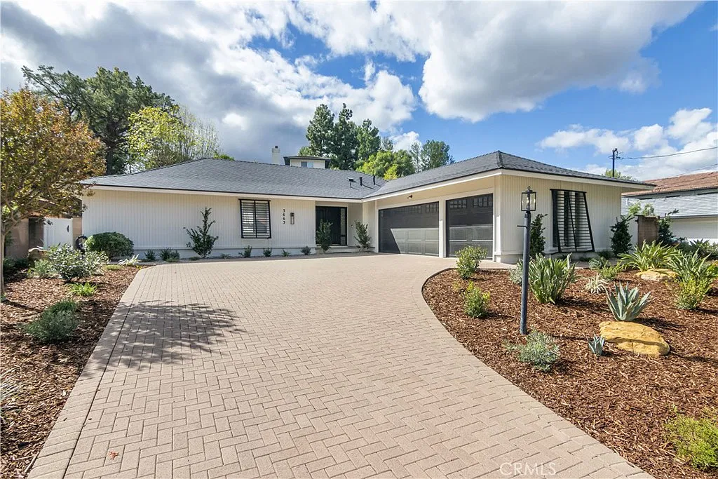 4 bed, 2.5 bath, 2067 sqft, $7,995 — Photo 1