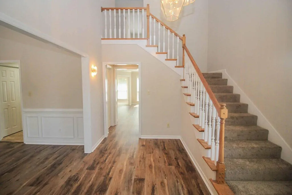 4 bed, 2.5 bath, 2287 sqft, $1,995 — Photo 4
