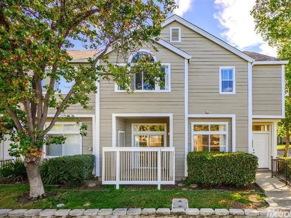 3035 Woods Cir, Davis, CA 95616