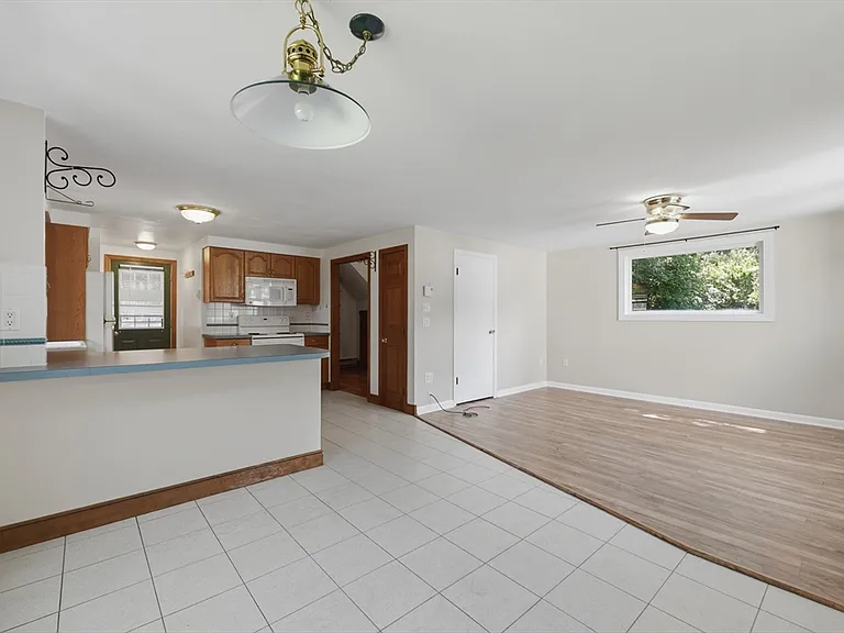 21 Janet Cir #2 — Photo 2