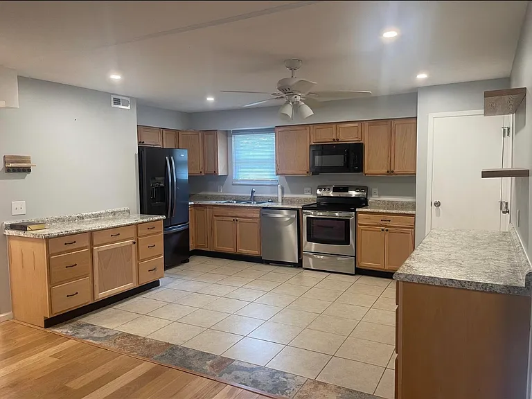 8364 Washington Village Dr #8360 — Photo 4
