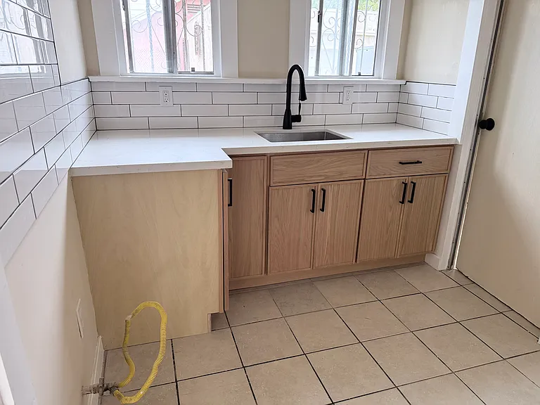 119 N Chester Ave #1/2 — Photo 7