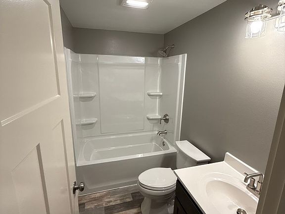 4th image of 710 Harvest Dr APT 7
