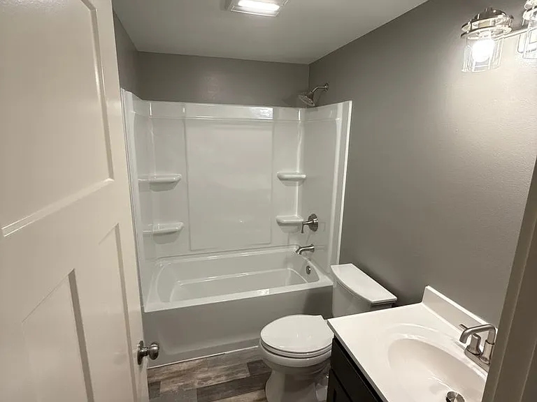 710 Harvest Dr — Photo 2