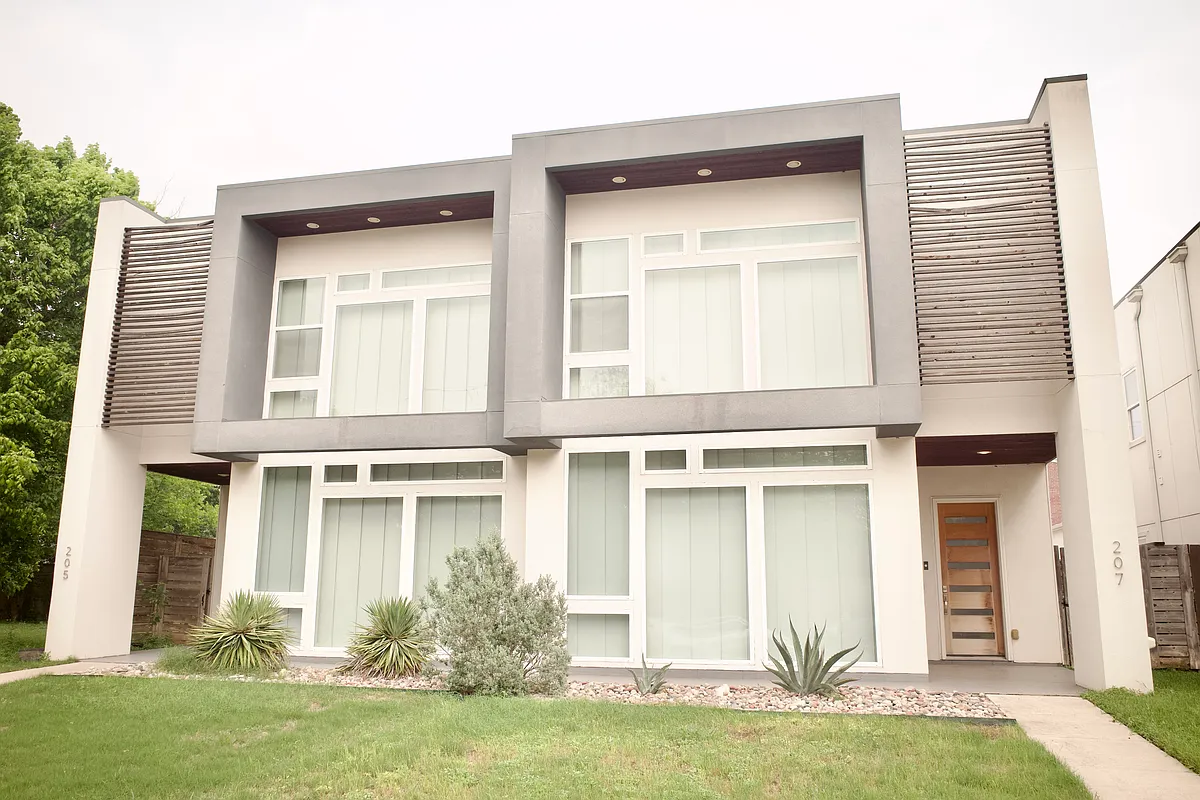 Building Photo - 207 Adrian Dr