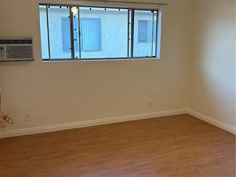 415 N 3rd St #F — Photo 16