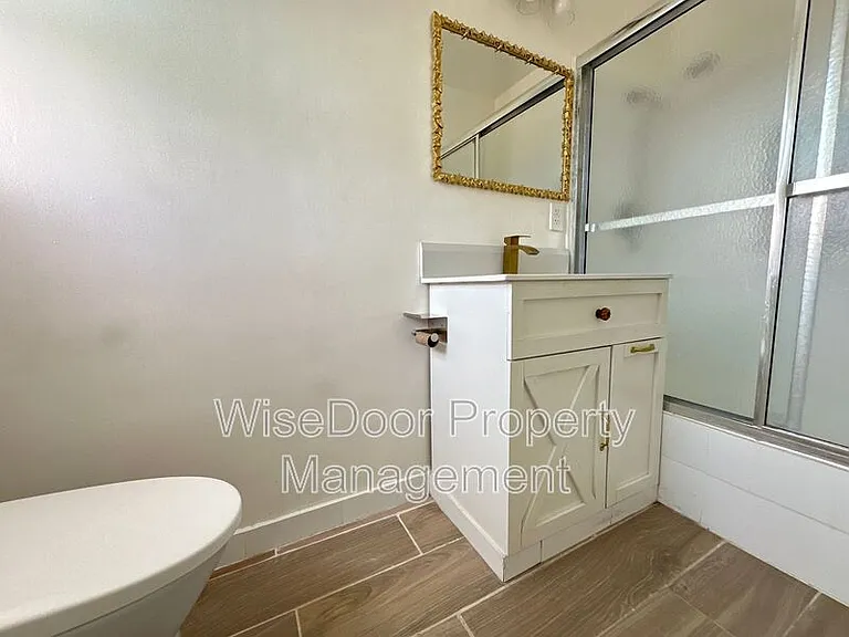 5934 Cloverly Ave #C — Photo 11