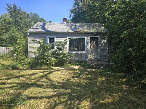 2826 Sewell St, Rockford, IL 61109