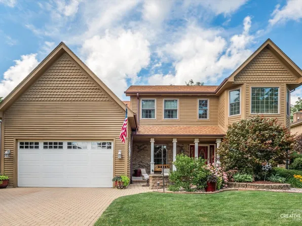 590 Redwood Ln, Lisle, IL 60532