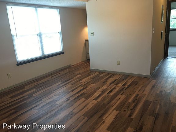 5th image of 1136 Louisiana St APT 2G