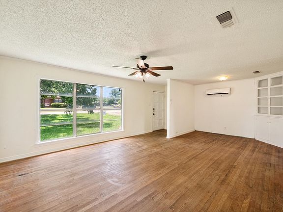 4th image of 342 Bond St