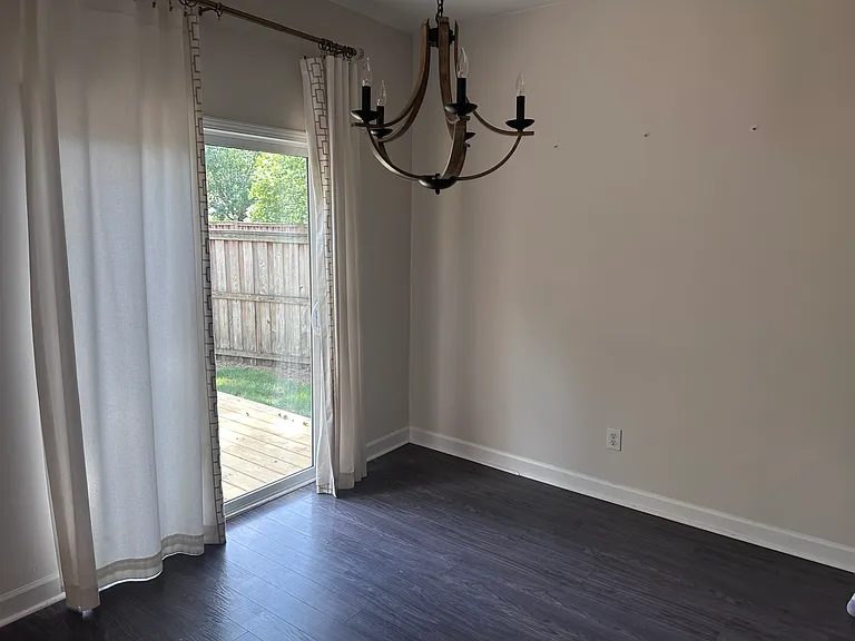 1014 Winterberry Cir — Photo 6