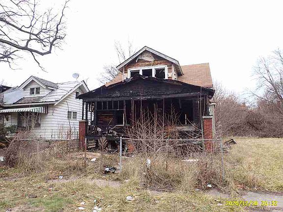 13932 Manor