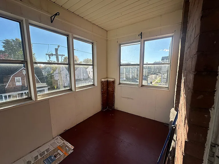 176 Adelaide St #3 — Photo 5