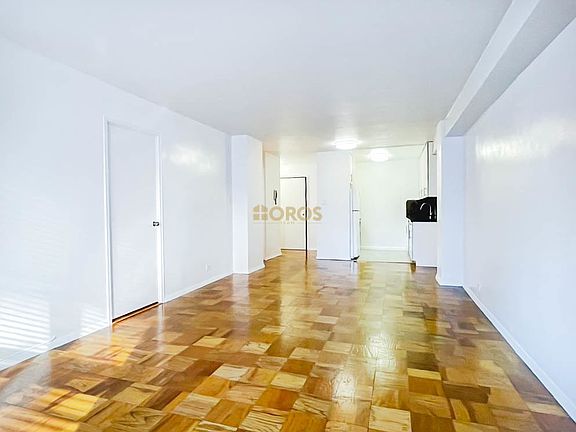 2nd image of 224 E 60th St APT 5C