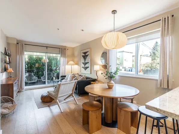 3174 Prince Edward St, Vancouver, BC V5T 3N6