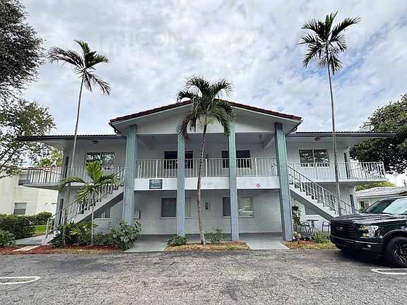 5th image of 10601 NW 45th St APT 2