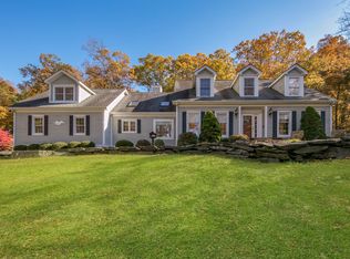 39 Hambletonian Rd, Chester, NY 10918