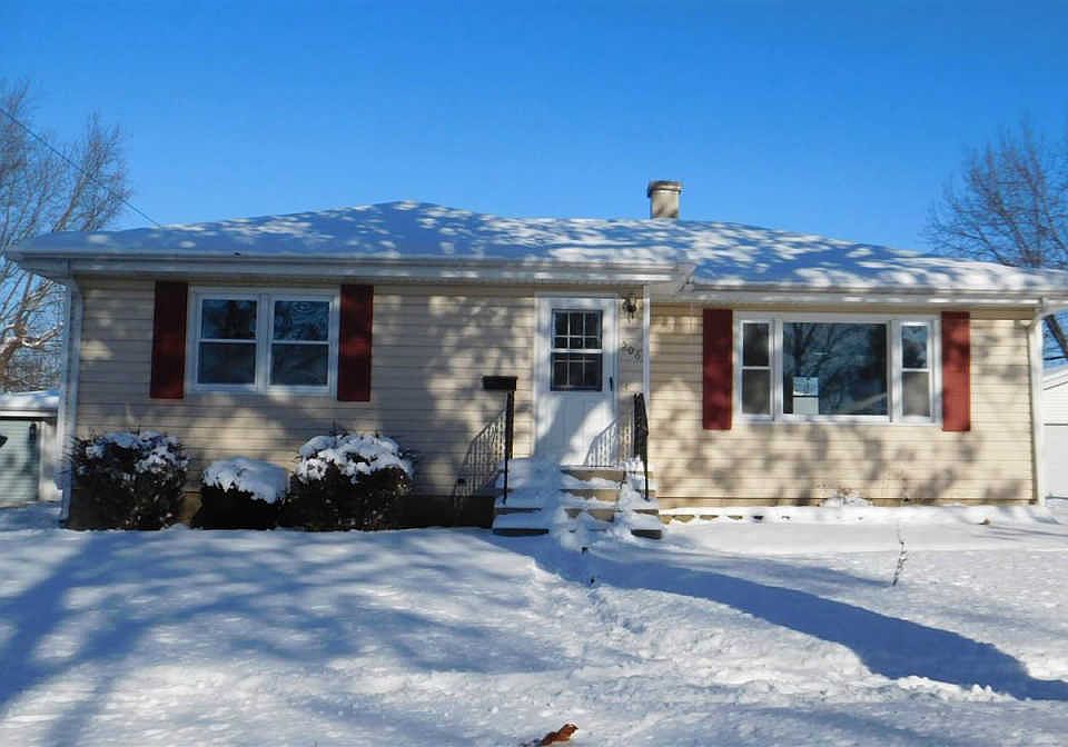 1st image of 506 Highland St