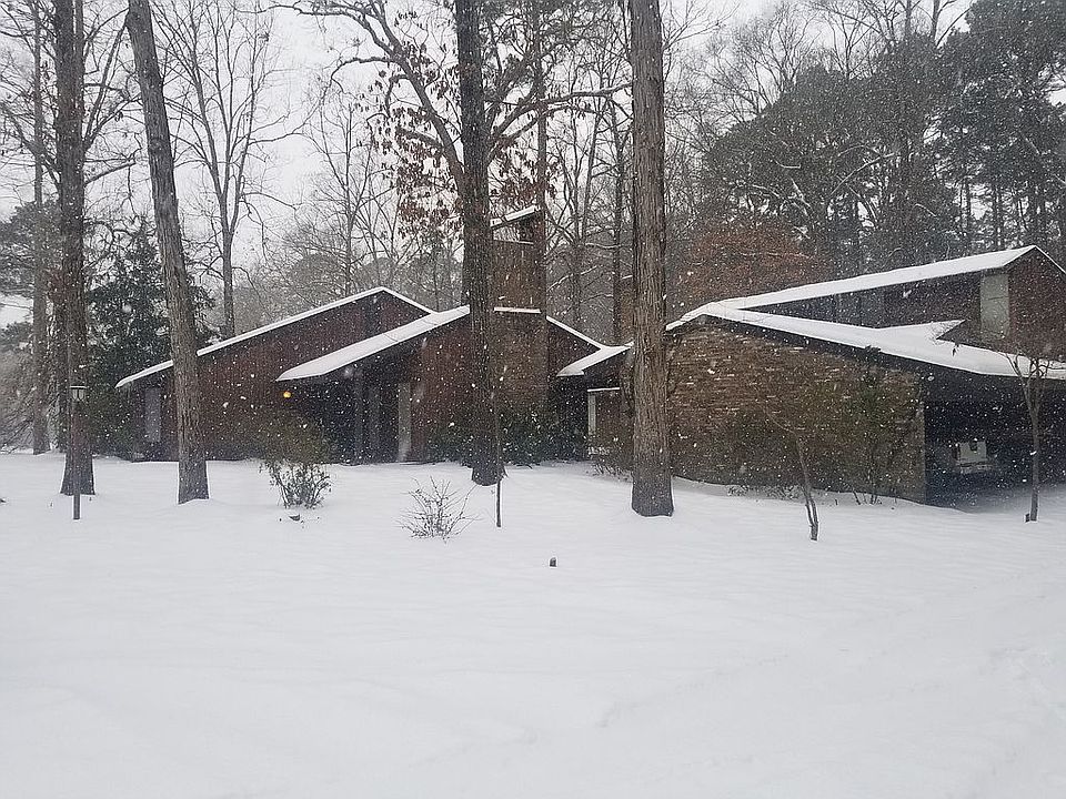 1st image of 1004 Dogwood St