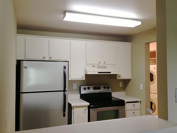 4th image of 6121 E 6th Ave #K