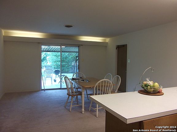 4th image of 442 Indigo St