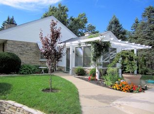 12340 W Grange Ave, Hales Corners, WI 53130