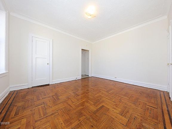 4th image of 2680 30th St APT 6E