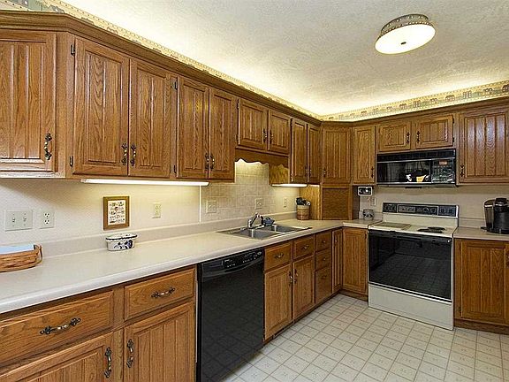 3rd image of 7108 36th Avenue Ct #B