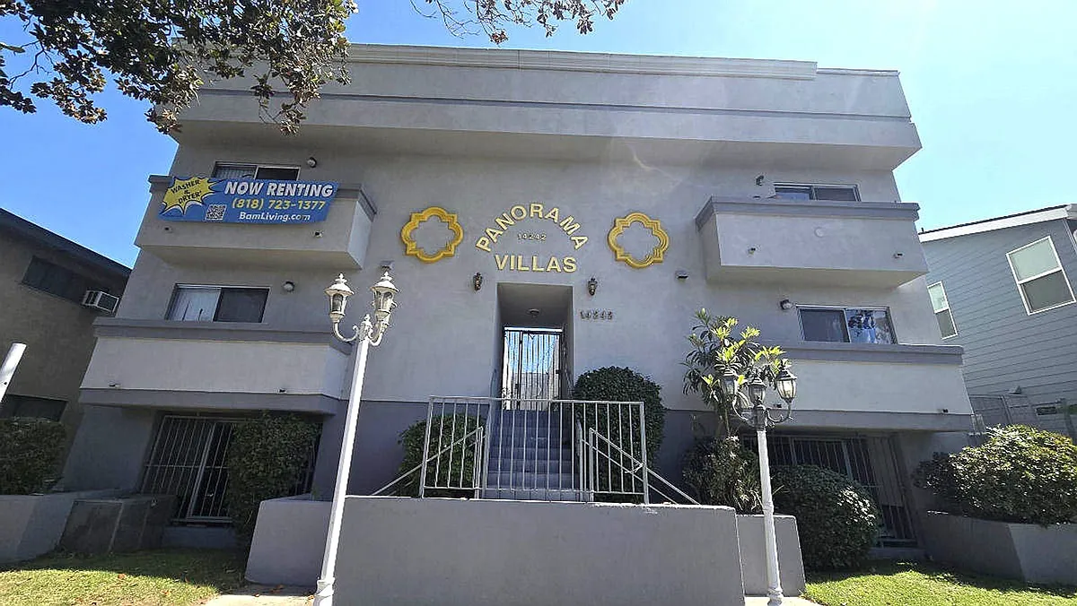 Building Photo - 14242 Roscoe Blvd