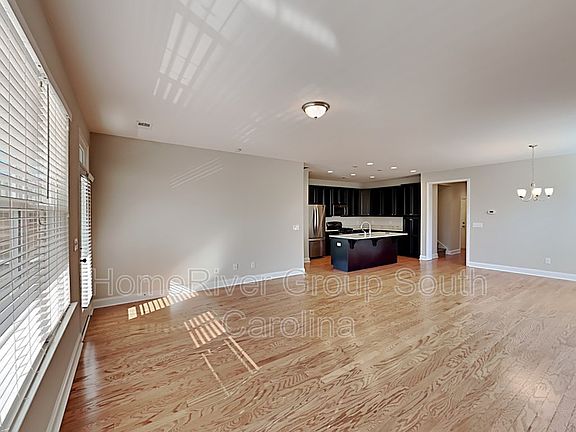 4th image of 121 Sago Ct