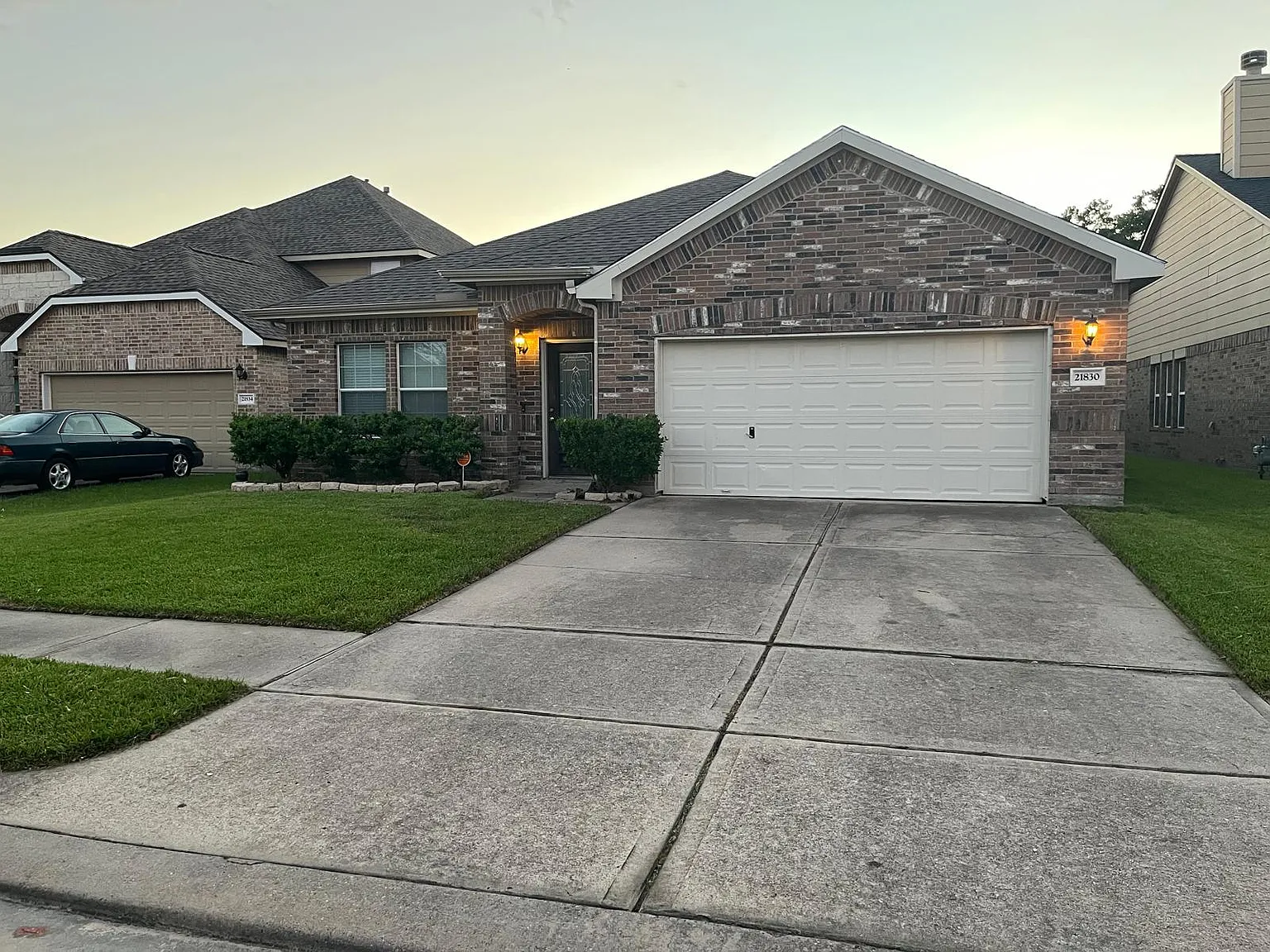 3 bed, 2150 sqft, $2,100 — Photo 1