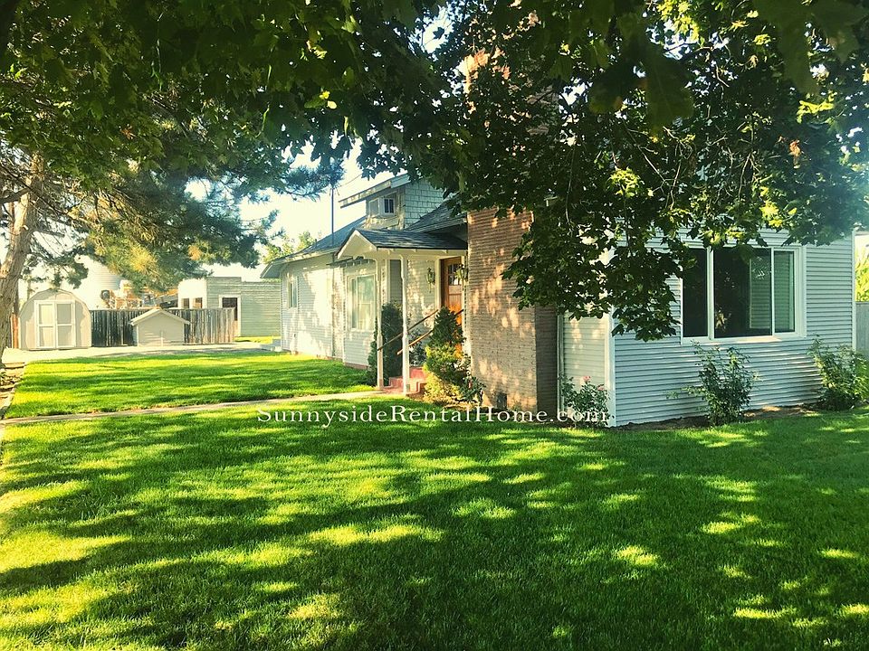 Beautiful, private, shady yard