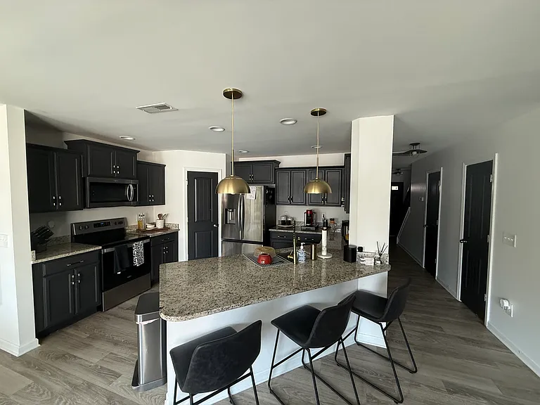 111 Crepe Myrtle Ln — Photo 5