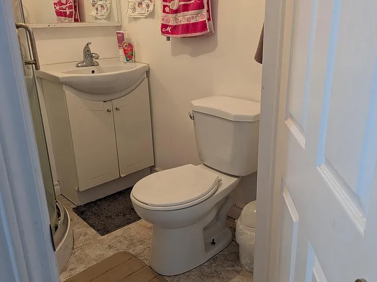 19 Schomberg Rd — Photo 11