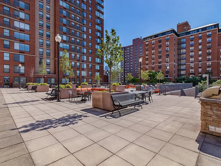 77 Park Avenue — Photo 28