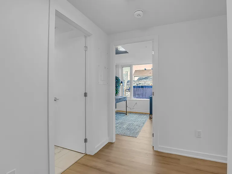 36 Robinson Ave — Photo 80