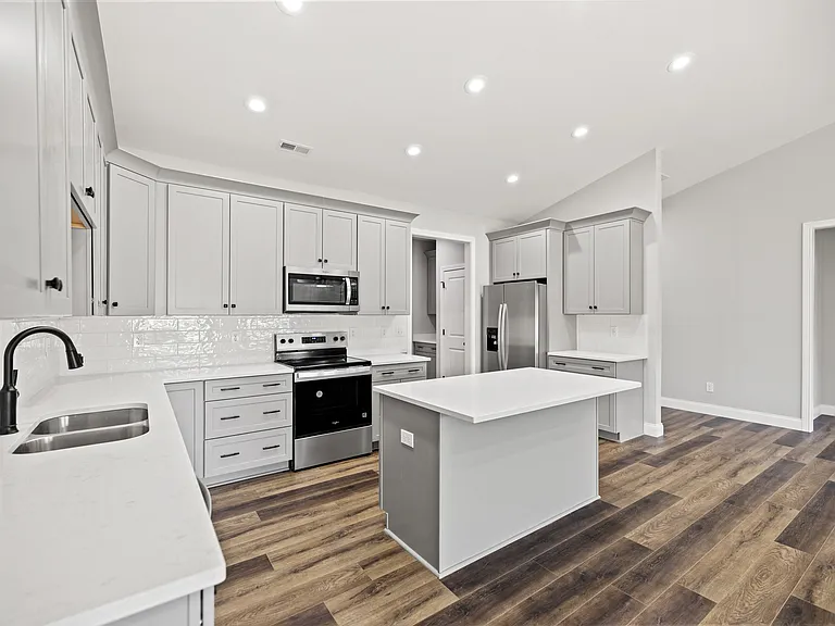 1038 Tamworth Ln — Photo 11