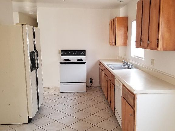 5th image of 486 Manzanita Ln