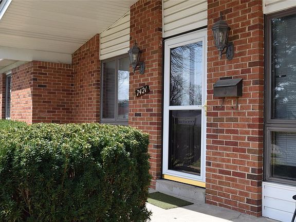 4th image of 7421 Fox Crest Dr