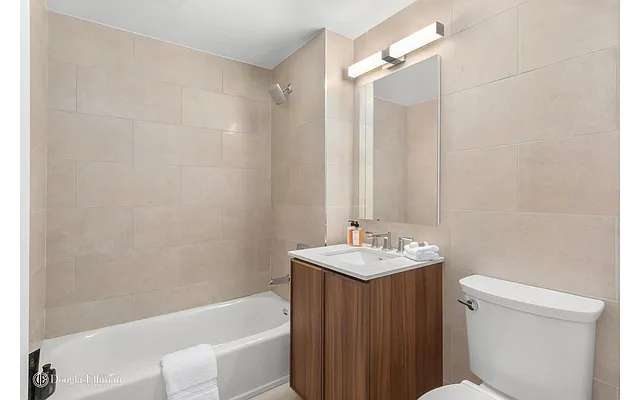 Rented by Douglas Elliman | media 19